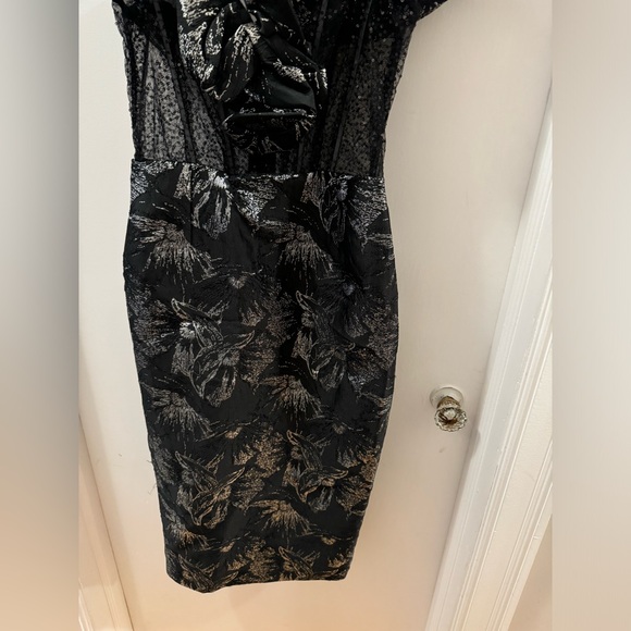 Glamorous Black Floral Christmas Mesh Sequins Off-Shoulder Dress - Picture 14 of 16